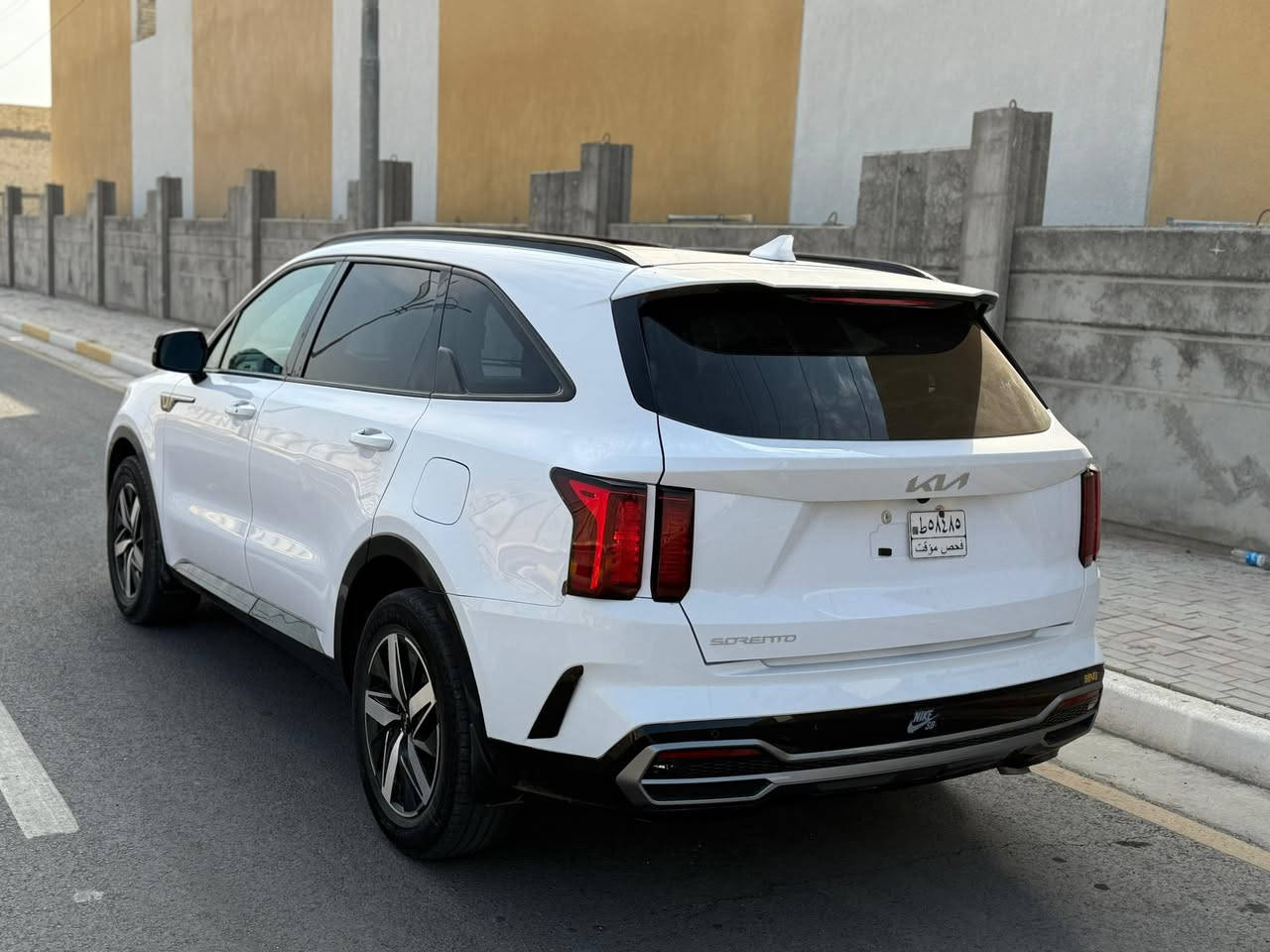 كيا سورنتو S وارد أمريكي 
بدون رقم تحويل مباشر 
الموديل : 2023 
عداد المسافه : 30 الف mill
حجم المحرك : 4 سلندر 2500 GDI
الضرر : تبديل ابواب ثنين نفس اللون وجاملغ امامي صبغ فقط بدون دواخل ايرباك برده طاك ومصلح وصور السونار مرفقه 

المواصفات (( S ))
بانوراما سقف - 7 راكب 
مقاعد جلد كهرباء مقاعد تدفئه 
بصمة تشغيل وابواب تشغيل عن بعد 
تبريد قطعتين - صندوق كهرباء 
لايت زينون - لد امامي نهاري ليلي 
حساس خلفي - رادار امامي مانع تصادم 

السياره نضيفه جدا
السعر 228$
***********
