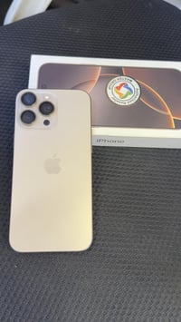 ايفون 16 برو ماكس  ذاكرة 256 الجهاز استعمال بيت نظيف جدا جدا غراضة كام...