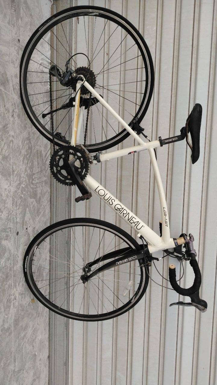 باسكلات نضيفات ومرتبات 
الابيض  رود لويس حجم 28 وارتفاع فريم S فافون والماشة كاربون فايبر بدالات 8* 2 سستم كلارس سعر 325

الاصغر رود بريزيشن  حجم 28 وارتفاع فريم 51
سستم 8* 2 كلارس السعر 300
 مكاني بغداد سبع البور توصيل ما عندي  ***********
