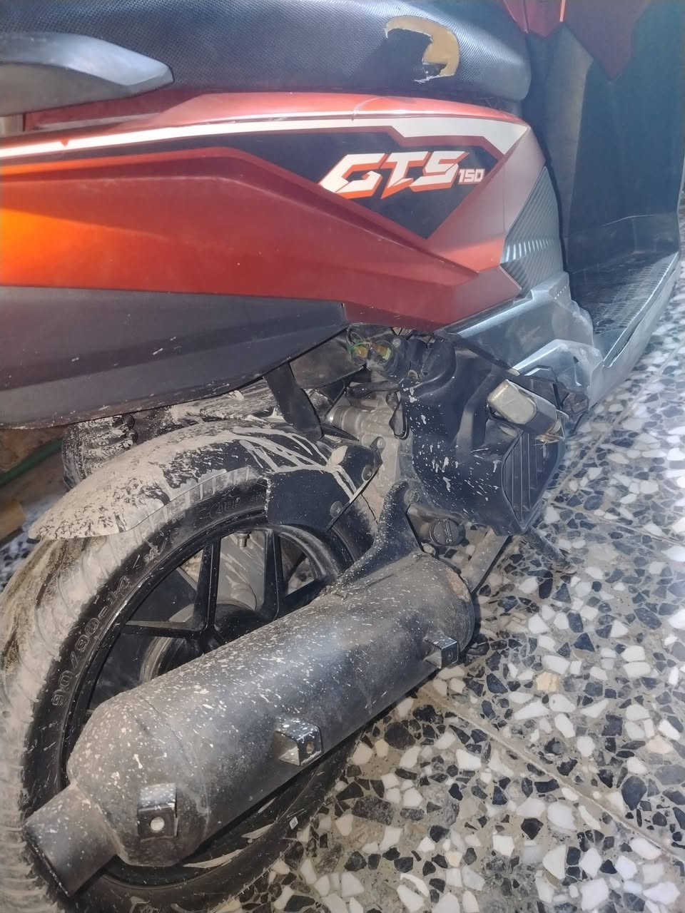 سلام وعليكم دراجه جي تي اس الهندر العرموطه خربانه ول سلف واكف محرك مكفول ول كفرات بيهه 70بل ميه نضافه المكان فلكه 83 اتصل ***********
