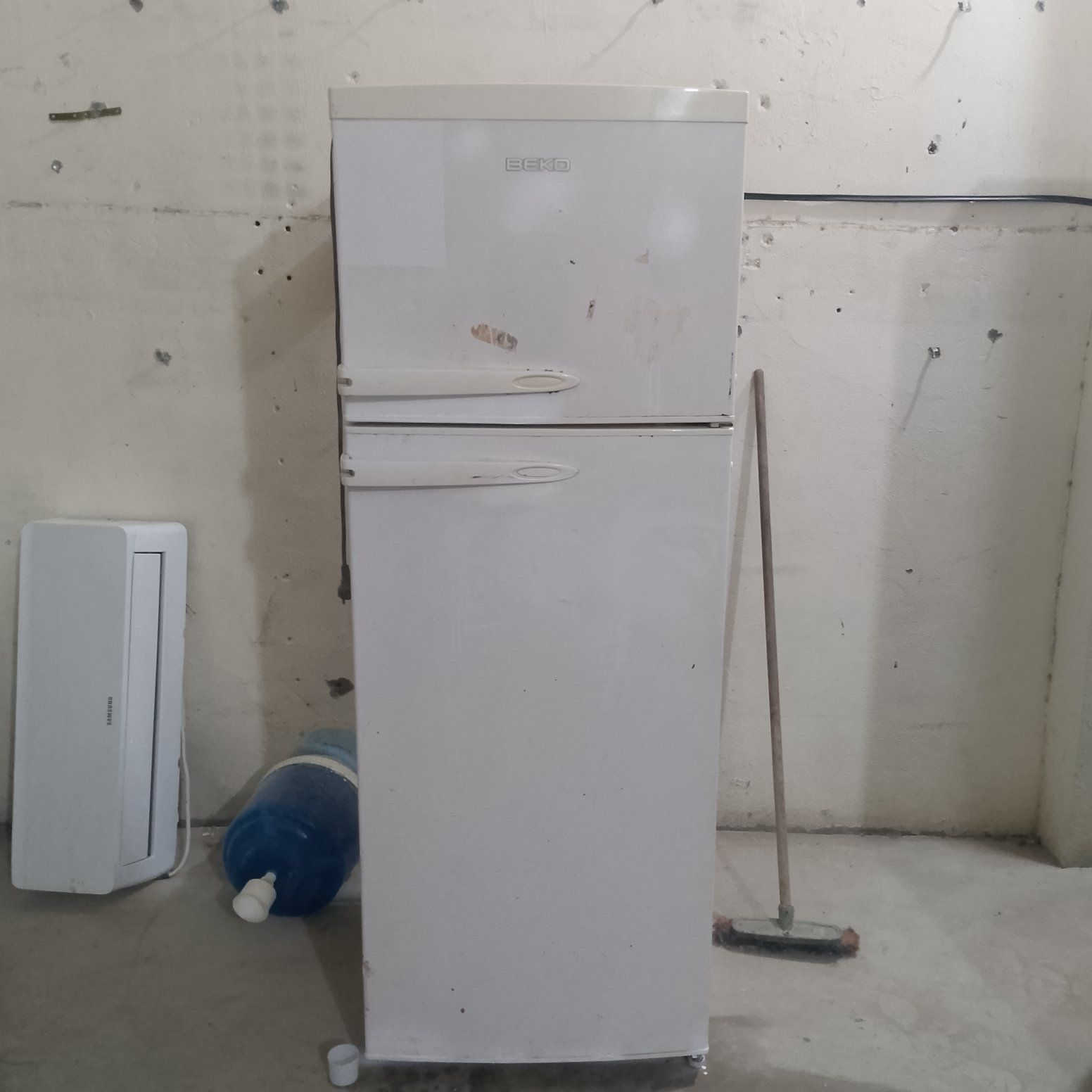ثلاجه بيكو حجم ١٦قدم نظيف 
غاز ماطور شركه شرط تجميد فول فول 
سعرها ١٥٠الف 
مكان ديالئ خالص


**إذا كنت صاحب هذا الإعلان وتريد حذفه لأي سبب، رجاءا أرسل رسالة إلى الدعم الفني**