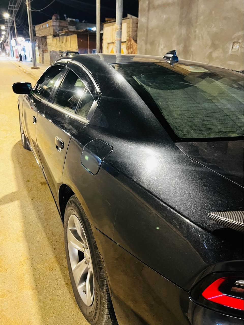 جارجر موديل 17 اصل  كلين بيه ضربه مسطرة بين الباب و الجاملق فقط ماشيه 65000 السيارة رقم دولي بسمي بصرة سنوية جديده تخم تاير كير و محرك و بدي كفاله السعر شدتين و عشرين و بيه مجال بسيط للاستفسار *********** Singapore
