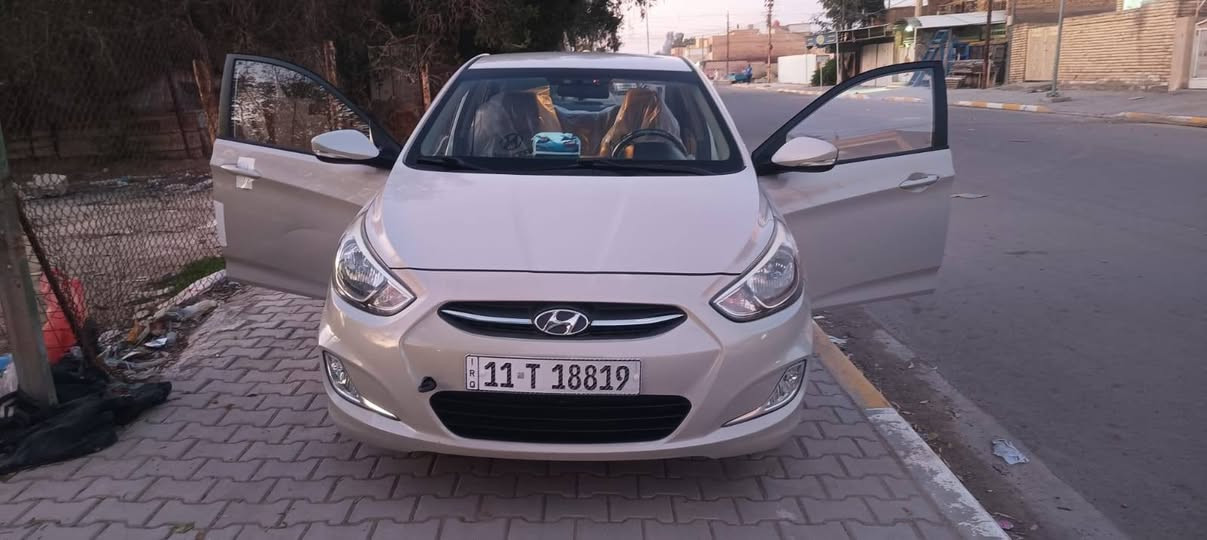 سلام عليكم اكسنت خليجي  2016 مكفولة من الصبغ وتبديل بيهة بارد قليل. سيارة احلة من الصور 
مكان السيارة بغداد الحسينية 
سعر 95بيهة مجال قليل حك الجية 
***********
