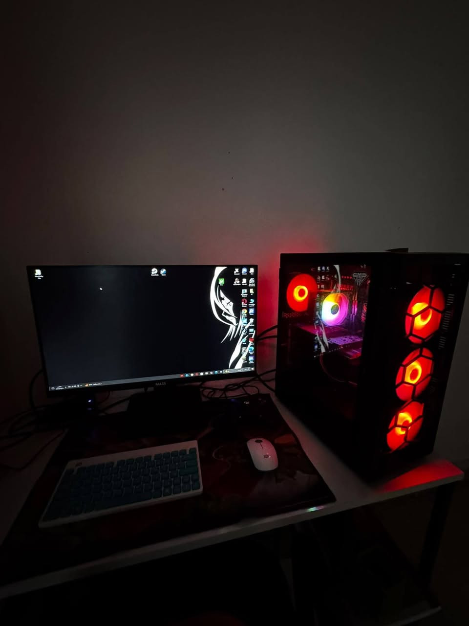تجيمعه كامله للبيع  

موصفات كيس
CPU: Intel Core i5 v4
Motherboard: X99 DDR5
RAM: 16GB DDR4
Graphics Card: AMD Radeon RX 580 8GB
Power Supply: 500W PSU
Storage: 500GB SSD

شاشة
MASS
حجم 24 بوصه

ملحقات 
سماعات
كيبورد 
ماوس

السعر 525 وبيه مجال 
***********
