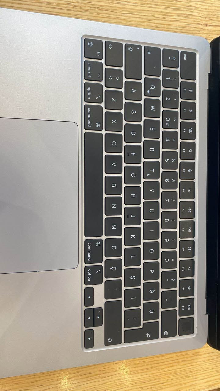 M2
8GB RAM
256GB Hard
2K Retina display أربيل, العراق


**إذا كنت صاحب هذا الإعلان وتريد حذفه لأي سبب، رجاءا أرسل رسالة إلى الدعم الفني**