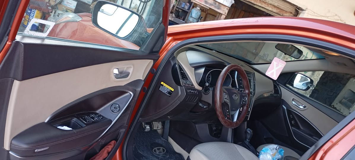 للبيع سنتافي 2017 وارد امريكي تبديل بنيد فقط بدون دواخل والباقي كفاله عامه جاهزه تخم تاير حداديه تبريد محرك 2400 مع الكير كفاله ماشيه 75.  الف فقط سيارة جديده لون برتقالي السعر 158. وبي مجال بسيط العنوان ناصريه مركز للاتصال ***********
