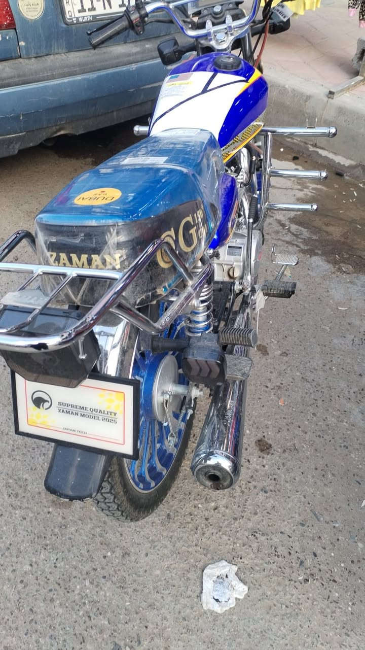 للبيع ماطور  (ايراني ) G150 معدل ونظيف 🔥
ماطور G150 بتعديل أنيق وجاهز للركوب:

• ألوان جذابة: أزرق وأصفر بتصميم ملفت على التانكي والجوانب.
• سبايك ألمنيوم أزرق وفضي مع ديسك أمامي “Pakhan” قوي وثابت.
• محرك نظيف جداً، شغال بدون مشاكل.
• كرسي مغلف جديد، الماطور شبه جديد.
• شوكات مزدوجة خلفية لثبات إضافي.
• رف كروم خلفي لتحميل الأغراض أو صندوق.

📍 الموقع: الانبار -الرمادي -التاميم
📞 للجادين في الشراء فقط، التواصل على الخاص أو الرقم:
              [***********]
