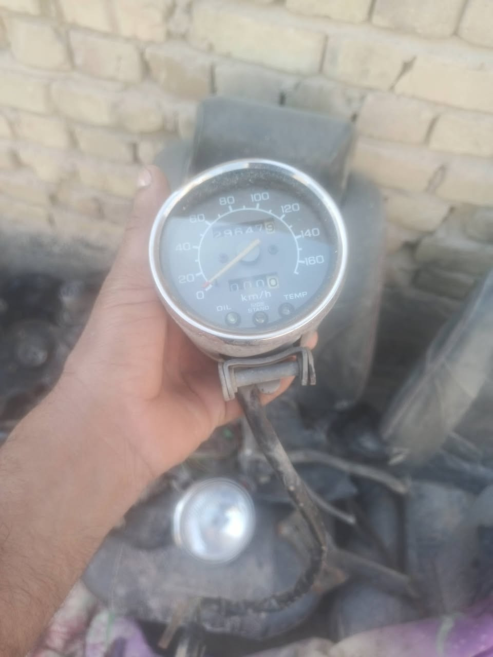 السلام عليكم
غراض ستدللبيع عقل اصلي ابلادي عافحص فصله 90 وبي مجال لايت اصلي 20 كيج سرعه عالفحص 25 والجاملغ هوه والبك لايت ب15
توصيل موجود***********
