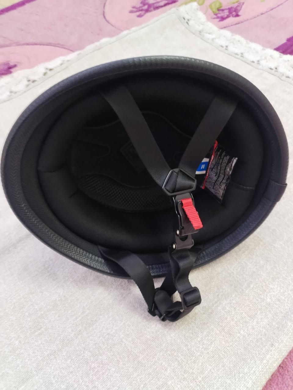 خوذة كلاسك جديده ما مستخدمه
نظارات جلاتين مريحة جدا بالبس 3 الوان ضد الايت العالي والفلاش
مكاني بغداد العبيدي واعتذر توصيل ماعندي
السعر 70 الف ثنينهن رقم الهاتف ***********
