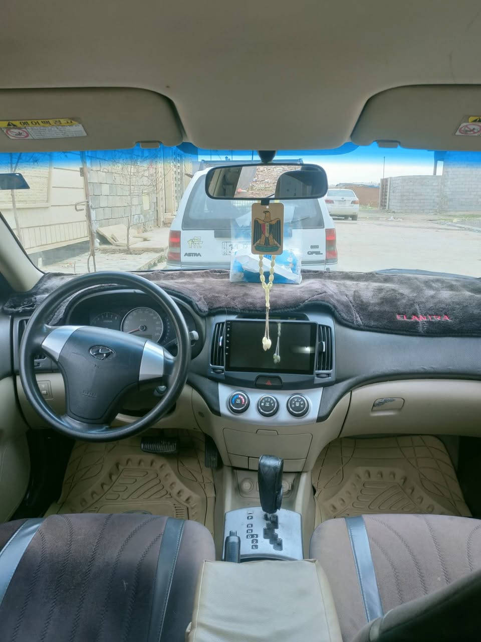 افانتي 2009 السياره ما بيها ضرر بس باب الخلفي تعديل بارد وبيها تقشيط راس البوند و چملاق موضح بالصوره 
كير محرك بشرط سياره باسمي 
وهذا السونار 
السعر 122

***********
