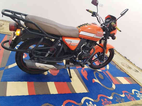 السلام عليكم دراجه دايوان للبيع موديل 23 اوراق اصولي السعر 1650 بيها مجال بسيط المكان واسط عزيزيه ***********
