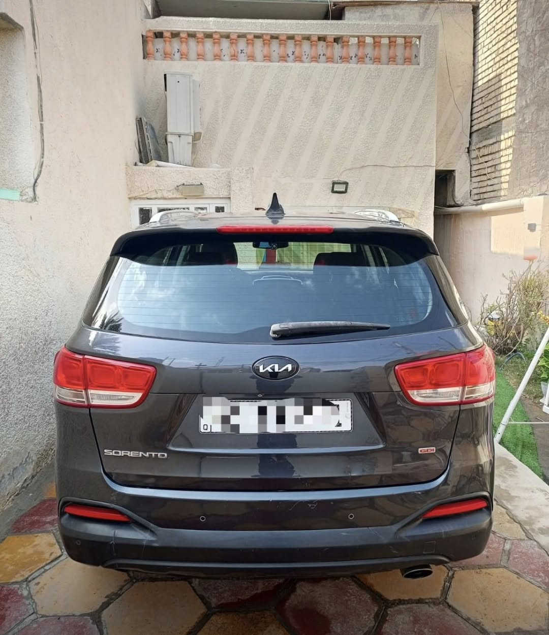 كيا سورنتو   رقم بغداد
سعر مناسب لغرض عدم تفرغ بل عافيه ياخذه
سعره 144ورقه. سياره مال بيت جاهزه كلش نضيفه 
حادث جاملغ  بنيد من امريكه راجعات مصلحات ***********

