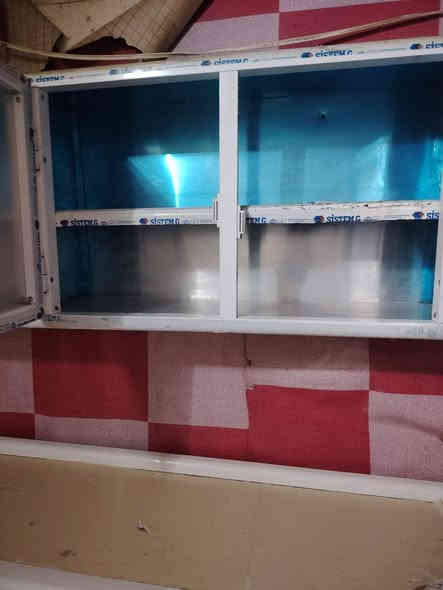 كاونترات للبيع اثنينهن ١٧٥وبيهن مجال 
اللي يريدهن يتصل ع الرقم ***********
