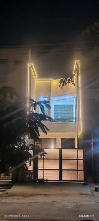 دار البيع حي الجهاد   ديوان الظباط على اربع شوراع   مساحة 💯 متر  3غرف ...