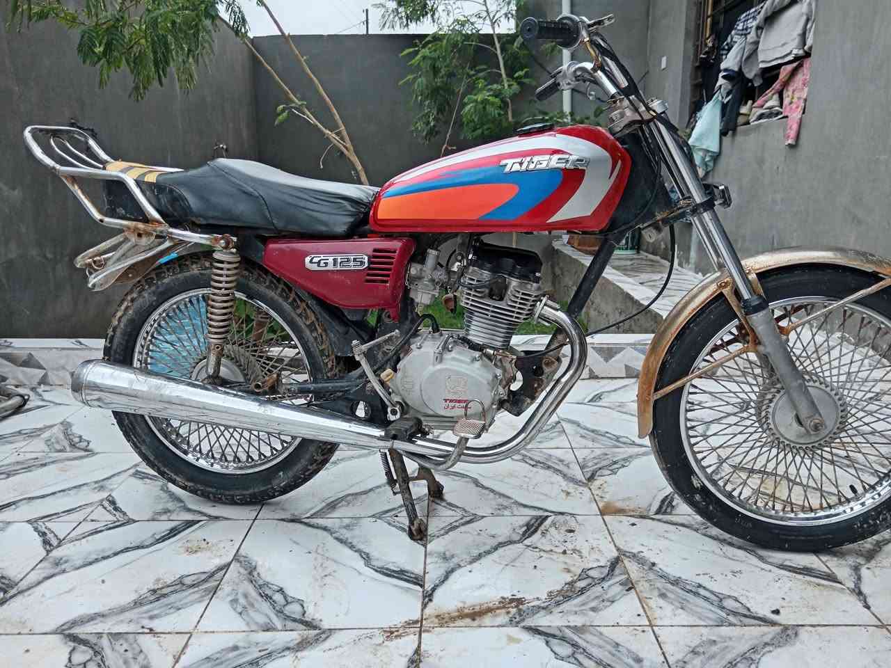 السلام عليكم دراجة تايكر موديل 18 بدون أوراق بس مكفولة من السرقة اني اكفلها دراجة حلوة سعرها 320 وبيها مجال حك الجيه مكاني بعقوبة بهرز***********
