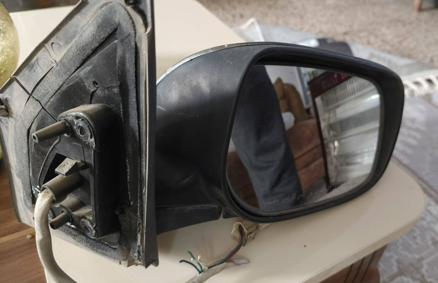 زوج مرايات شفط كورولا ٢٠٠٩-٢٠١٠ و بكلاتات لد كما موضح بالصور.. اريدهن المرايات الزوج ب ٥٠ واحدة من المرات الجانبية ما تشتغل الشفط يرادلها تصليح والبكلايتات ٥٠ الف دينار المراسلة على رقم ***********..
