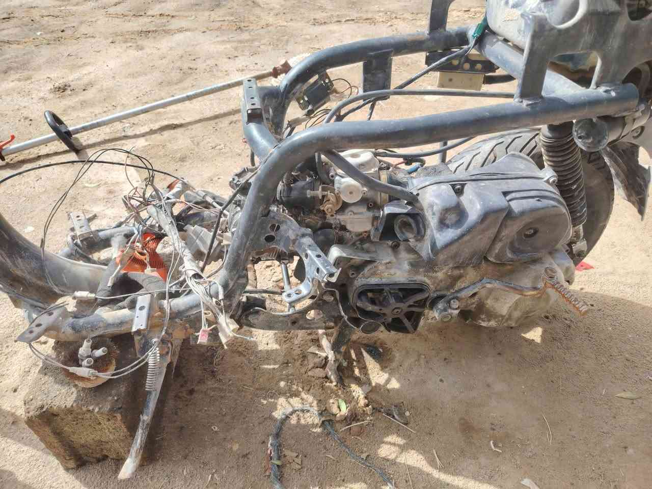 السلام عليكم
هاي الدراجه ما اعرف شنو عطلهة بدلتلهة كرنك جديد وغراض كلهة جدد وبعد متشتغل ماعرف  شنو عطلهة سابقن شغاله فقط صوت بل كرنك. للبيع السعر ب ٢٠٠ وبيهة مجال للشراي غراضهة كلهة جديده وكفراتهة كامله مكان الدراجه النجف ناحيه الحيدريه خان النص
***********
***********
