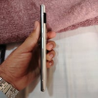 جوجل بكسل • ابيض لامع • اداء سلس