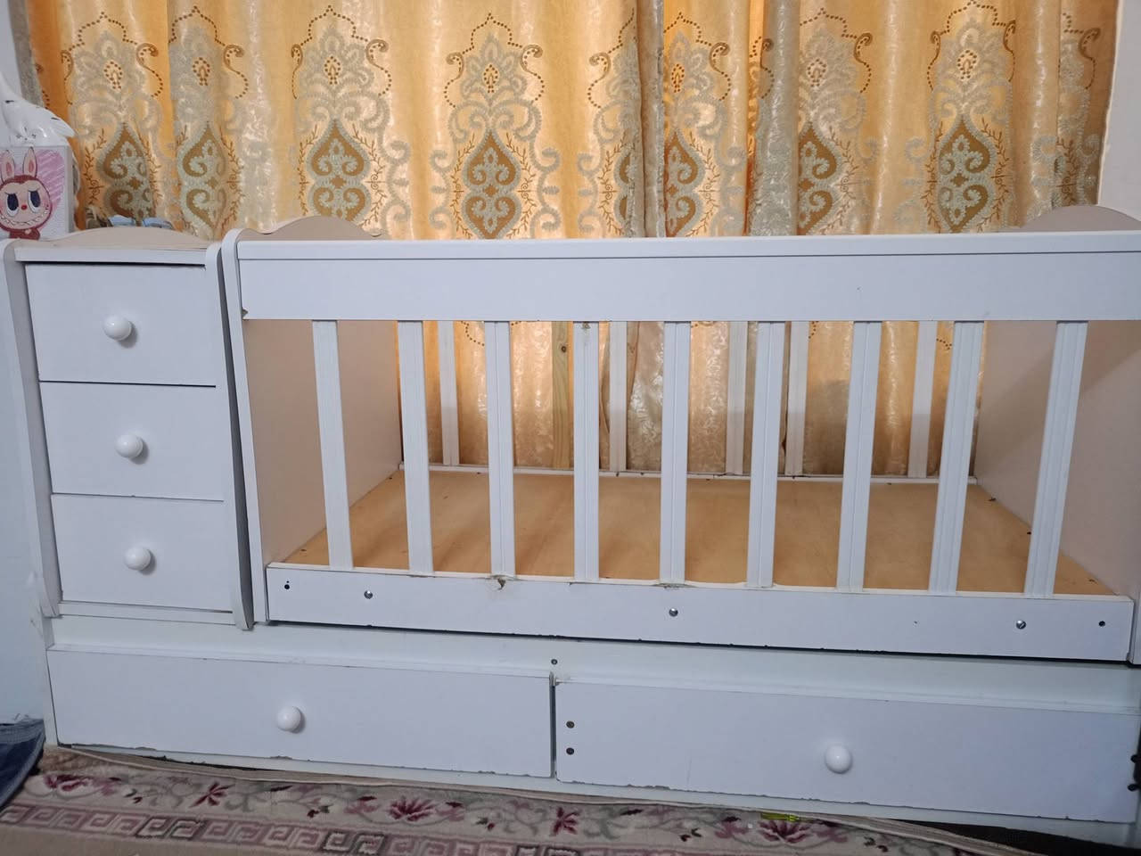 سلام عليكم 
تخت اطفال تركي هو تخت هو هزاز للبيع 
سعر التخت "150
المكان موصل جانب الايسر 
التواصل مع هاذا الرقم ***********
