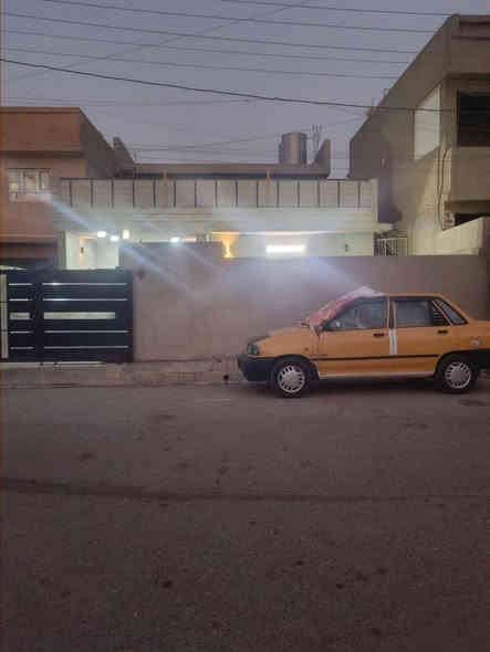 دار للبيع .. طابو صرف
- الموقع: حي النداء، خلف التجاري،فرع مقابل مدرسة عشق كركوك الأهلية، ظهر الخيمة البيضاء.
- المساحة: 200 متر 
- الواجهة: 10 متر 
- النزال: 20 متر 
 - عدد الطوابق: طابق ونصف
  
** تفاصيل الطابق الأرضي **
- غرفتين نوم
- هول
- استقبال
- صحيات (داخلية وخارجية)
- مطبخ
- البناء وسط
- الأرضية: قسم صب، قسم سيراميك
 
** تفاصيل الطابق العلوي **
- غرفتين نوم
- صحيات
- مطبخ
- الأرضية بالكامل سيراميك

- ارضية الحوش صب
- الدار يحتوي على حديقة
 
💰السعر المطلوب: 150 مليون دينار عراقي (بيه مجال للشراي)
للاستفسار اتصال على الارقام التاليه
***********
***********
