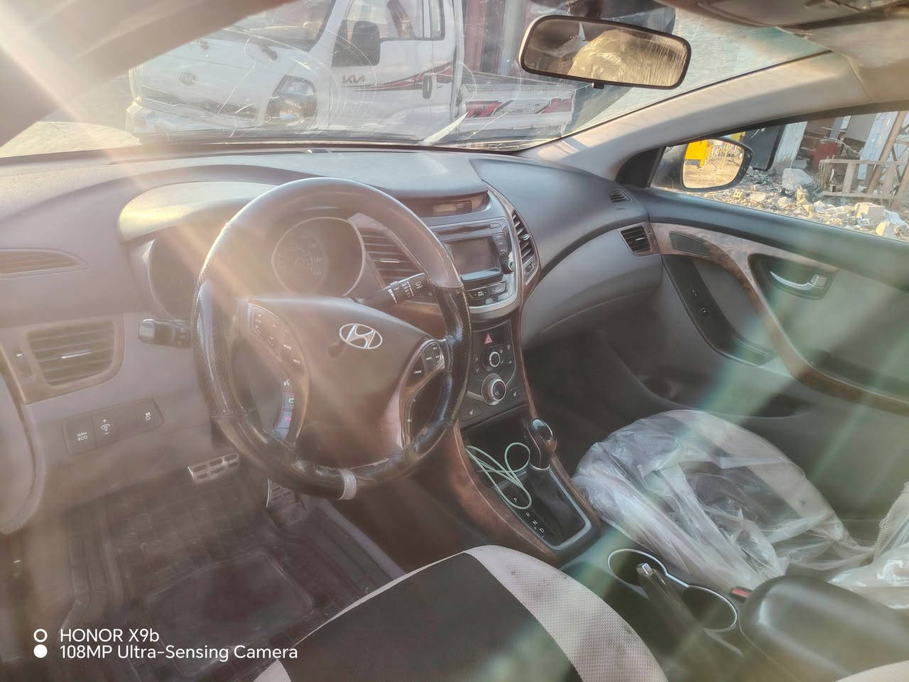 السلام عليكم موديل 16 مكينه 2000 فول مواصفات ما عدا الفتحه السعر 95 وبيها مجال حك الجيه  مكانها بغداد النهروان *********** سياره جاهزه ما تصرف عليها الف كبل لشارع
