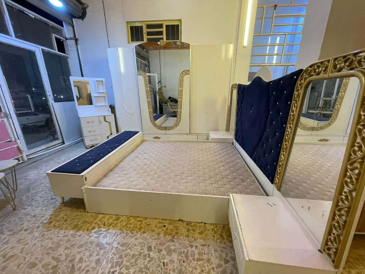 غرفه نوم تركي ٦ قطعه نضافه متوسطة بسعر مناسب
٣٤٠ الف عنوان نجف،، @إشارة


**إذا كنت صاحب هذا الإعلان وتريد حذفه لأي سبب، رجاءا أرسل رسالة إلى الدعم الفني**