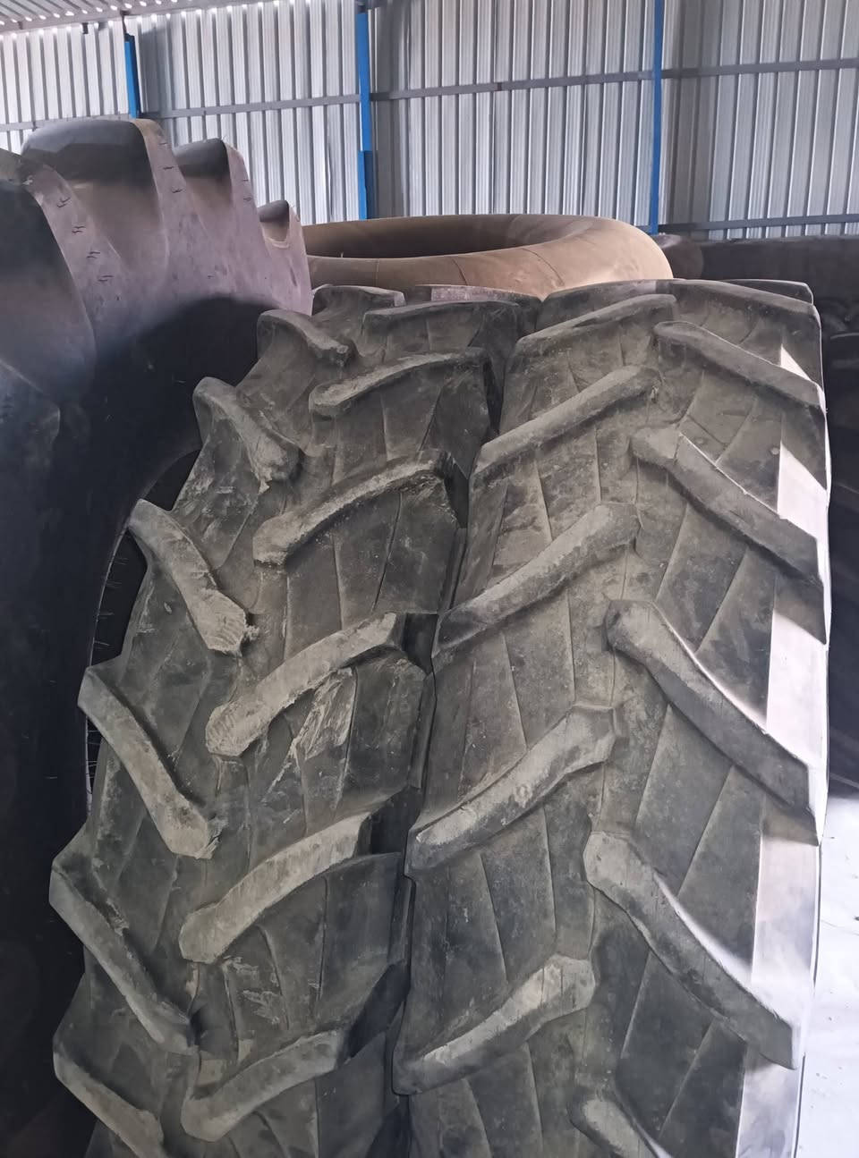 340/85R38
زوج اطارات مستعمل ايطالي مال بليروس  نضافتهن 75/100  للبيع
في (مجمع ابو شعلان للاطارات الزراعيه والصناعيه )
(محافظة بابل ـ ناحية الشوملي ـ  طريق شوملي دغاره -مقابل مدينة الروان السكنيه ـ بعد سيطرة ابا ذر ب50 متر)
***********

