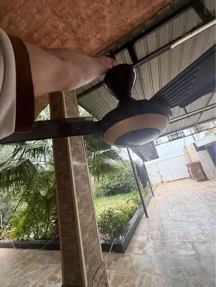 قيزر شغال كلشيء مابيه فقط مزنجر من برا
بنكة نوعية ممتازة لون مميز جديدة
ساعة للبيع انتيكة مرتبة
كرسي دوار يراد له ترتيب كلشيء مابيه 
*********** عمارة
