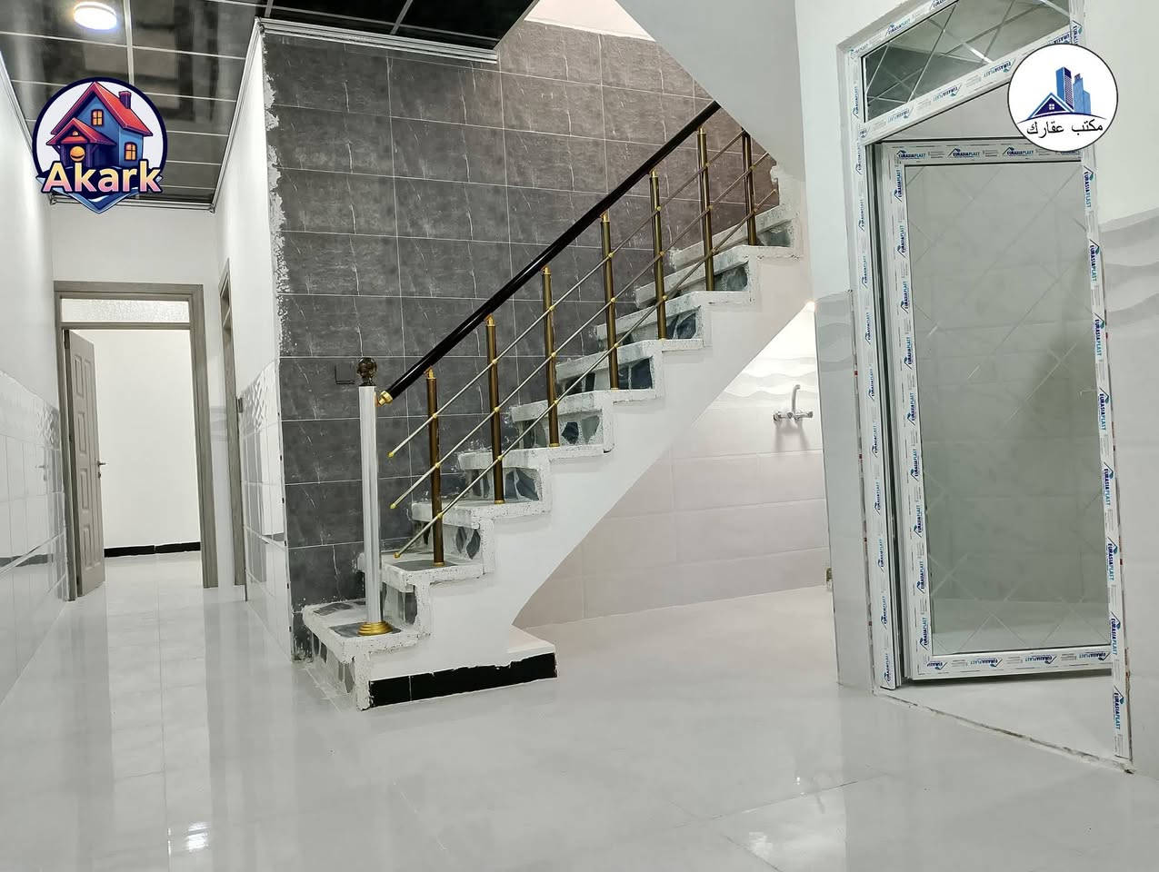 السلام عليكم دار زراعي للبيع موصل حي الملايين الثانيه قرب جامع العادل مساحه الدار( 110) متر غرفتين نوم هول استقبال صحيات خدمات كامله شارع ماء كهرباء السعر(68) تستلم مفتاح بعد المكاتبه مباشرةً (يعني)(الدار صفر) يبعد عن الشارع (400) متر للاستفسار اكثر الاتصال بالارقام التاليه
(***********)
(***********)
