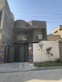 دار للبيع مساحة 150 واجهه 7.5 ونزال 20  يحتوي على استقبال ومطبخ وصالة ...