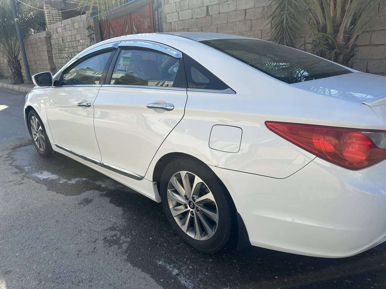 سوناتا موديل 2013 شكل 15 

خليجي رقم بغداد انكليزي الجديد باسمي شخصيا 

شركه العامه 
موصفات 
مري شفط
تحكم ستيرن 
حساسات خلفيه 
كامره دواره 
شفتات كير بالستيرن 
كشن كهرباء
شاشه اندرويد اصليه اني شادها 
داخل بيجي 
لايت زنون 
بيها رش قطعتين اثر شخط دراجه شحن بدون دواخل بدون فتح وسونارها وي الصور 

سعرها 130$ 
مكانها الرمادي حبانيه 

رقمي ***********
متوفر اتصال فقط ما اجاوب ع رسائل او تعليق
