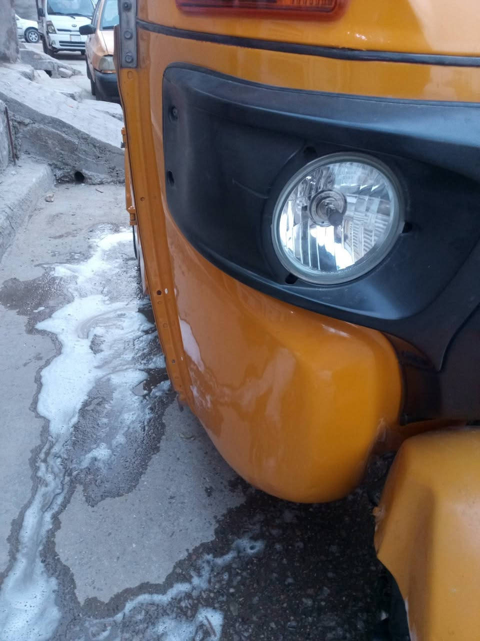 تكتك 21للبيع مكفوله كفاله عامه بس دوسات اربع اصابع المكان الرئاسه شارع عشرين بغداد ***********
