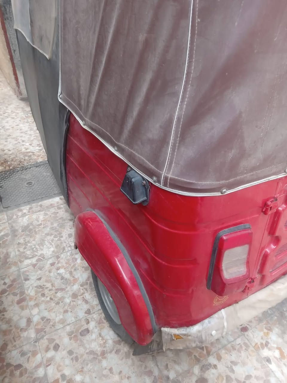 للبيع تكتك 18
محرك 20
مكينه خير من الله 
مرقمه 
مال شغل نضيفه ومرتبه
السعر 5250 
بغداد ابو دشير 
***********
متواجد ع الواتساب 
والفيس
