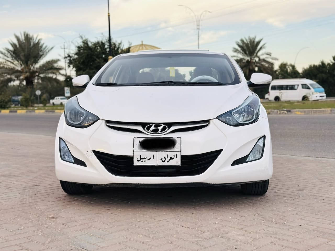 السلام عليكم الانتره 2015 خليجي 
فول 1/1 فتحه سقف 
مري شفط تبريد قطعتين
شاشه حساسات 
مكينه 1800 
كير ايتي 6نمر 
داخل بيجي 
لد امامي وخلفي 
رقم اربيل تريد تحويل تريد وكاله 
مكينه كير حداديه تخم تاير تبريد كفاله 
السياره جديده مانقصهه اي شي خير من الله 
بيهه صبغ قطعتين وبيهه جلاتين قطعتين بدون دواخل 
مكان السياره كربلاء السعر 108 وبيهه مجال
***********
