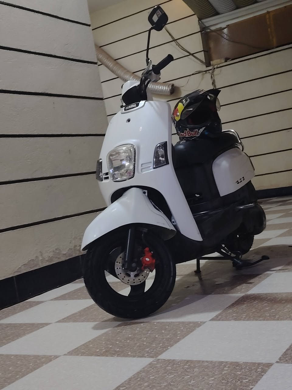 ماكس بوليس للبيع مامتعوبة نضيفة كلش،  بانزين محسن دهن امزويل،  ماصارلهة هواي طالعة من الوكيل،  
مكاني ميسان العمارة،  خاص موجود، وهاذ رقمي هم ***********
