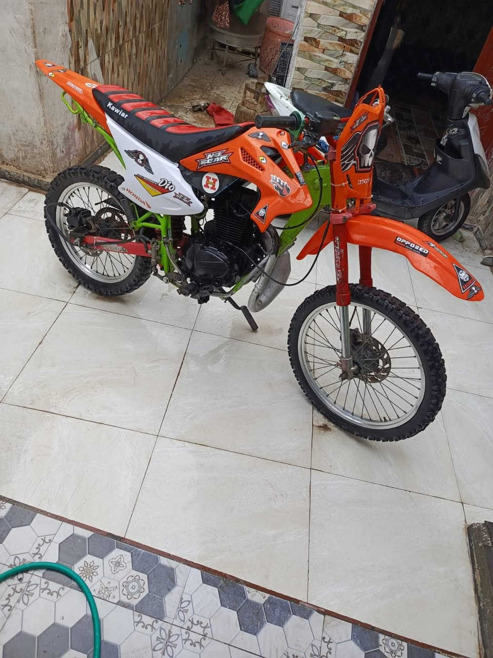 قفاز محور محرك ستوته كلك تراجه لبيع او مراوس بنامه مكان ناصريه مركز ***********
