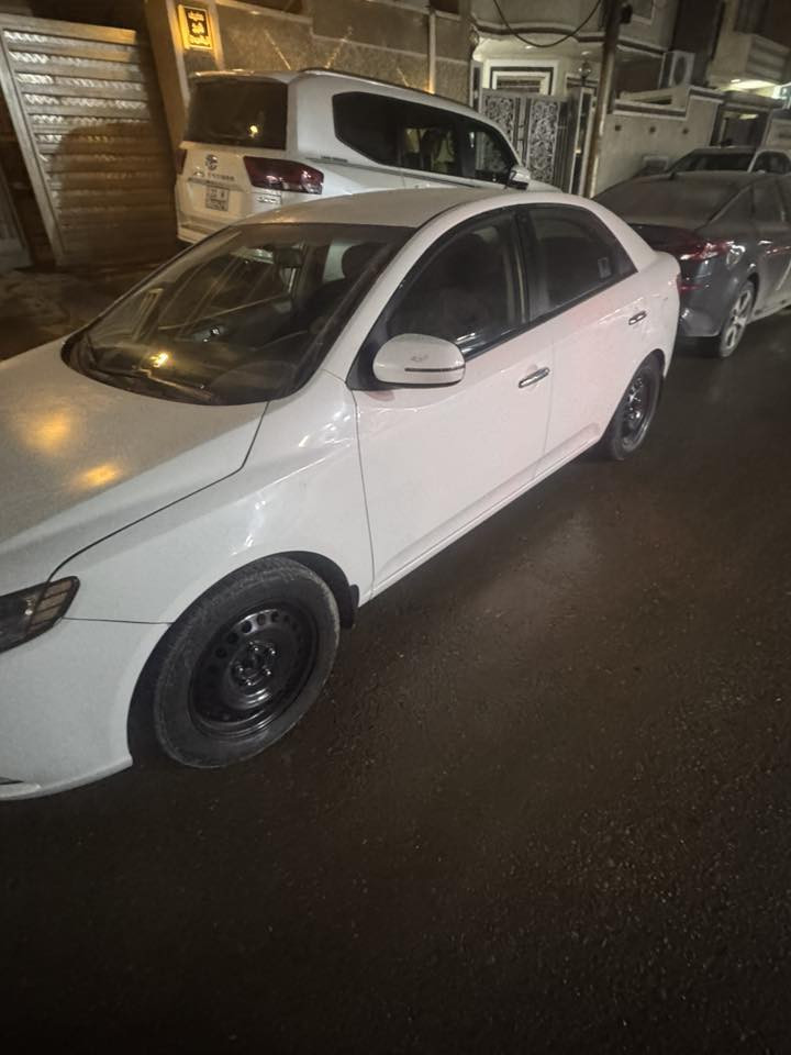 ‏سلام عليكم عندي كي سيراتو موديل 13 خليجية فقط مبدل جاملغ امامي سعر 110 بها مجال بيهاوكلاله وكالة  باسمي مكان بغداد الشعب سريدادر رقم ***********
