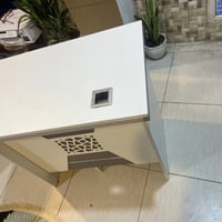 ميز مكتبي • استخدام قليل • مكاني المعقل