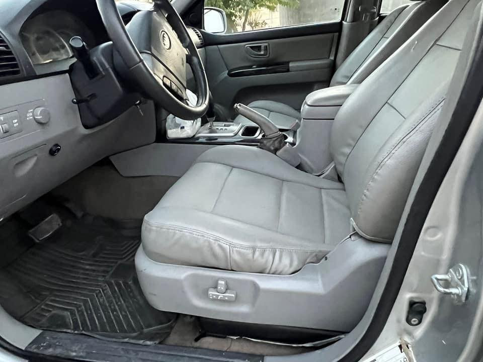 السلام عليكم  للبيع  سورينتو خليجيه EX موديل 2009 
رقم سليمانية الدولي مصفره هزه وغرامات بأسمي سنوية لغاية ٢٠٢٩ 
٦سلندر  
٧راكب 
تحكم ستيرن جهتين 
مكينه مكفوله
حداديه جديده  
تخم تاير
السياره جديده و ما عايزه برغي 
تبريد  ثلج  
فتحه سقف سلايد روف
حساسات خلفيه
كرسي كهرباء 
كشنات جلد
مري شفط
نضام تزحلق 
بيها صبغ الباب الخلفي جهة اليمين ربع الباب فقط الباقي مكفول من الصبغ 
السعر ١٢٠ وبيه مجال قليل 
مكان السياره بابل
‏‪***********
