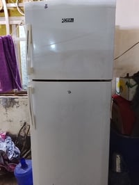 ثلاجة • تجميد شغال • للبيع