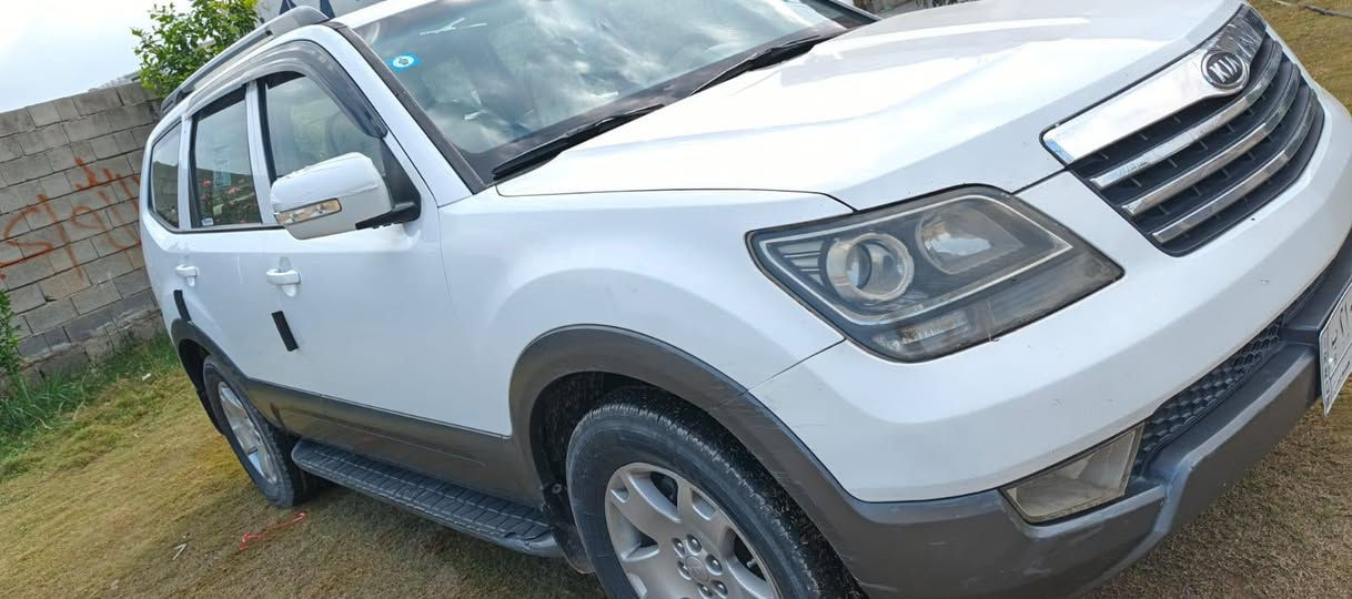 السلام عليكم
موديل 2012  مكفوله من الصبغ التبديل
كير مكينه مكفولات
 صدر امامي خلفي جديد 
تدفئه تبريد سلايت شغال 
كهربائيات كلها شغاله جنطه شفط
السعر١٤٨  صلاح الدين بلد
***********
