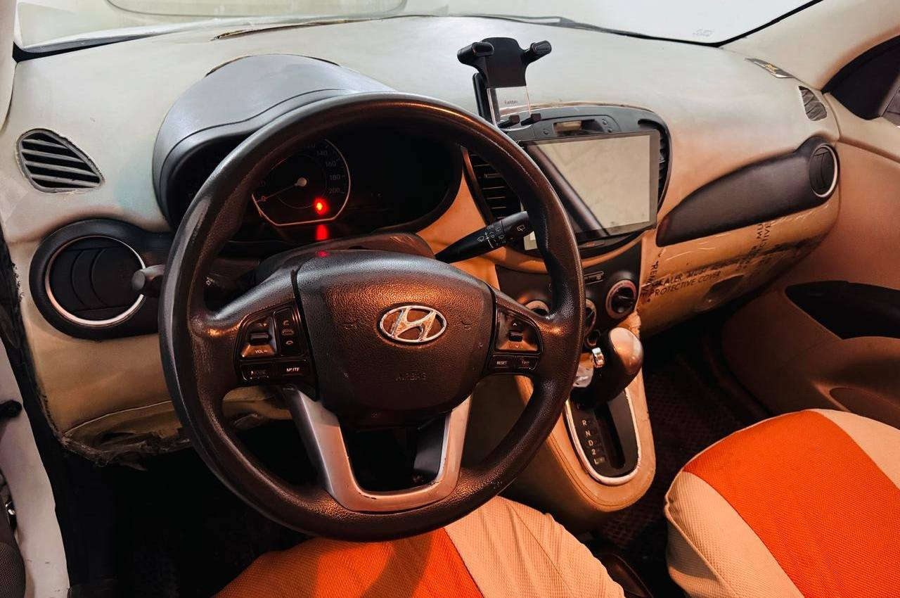 هونداي i10 موديل 2016 خليجية بيها قطعتين ونص صبغ 

دفتر بانزین موجود
 صدر حداديه تایر باتري كله جديد
جامات و المرايات كهربائية
اشاير بالمري
محرك 4 سلندر اقتصاديه بشكل
و السعر 58 ورقه و بيها مجال حك الجيه تحويل وكاله ثاني يوم موقع سياره كركوك  ***********
