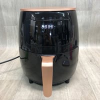 قلاية هوائية حديثة، تستخدم بشكل ممتاز للقلي بدون زيت، بيها شاشة رقمية ...