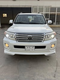 لاندكروز موديل14  مواصفات vxr اعلى فىه  محرك 8 سلندر  5.700 . ..كشنات ...