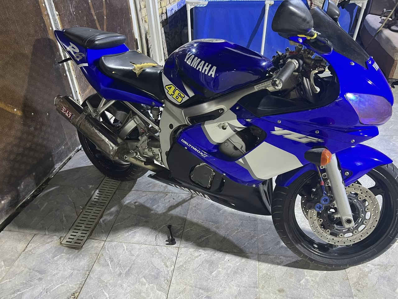 السلام عليكم دراجة بطح ياماها R6 موديل 2004 مكينه650 سيسي مكينه نضيفه ما مفتوحة شلعه ومعدل كيرها نضيف دراجة ما عوزها شي تاكل الشارع اكل مجاول جدد بلكات جدد ما صار فتره من بدلتهن وهاي صورها الدراجة شوفها شراي اتصل مو شراي لا تتصل رايدها ب٢٠ ورقة وبيها مجال العنوان :
ذي قار الشطرة الرقم:
***********
