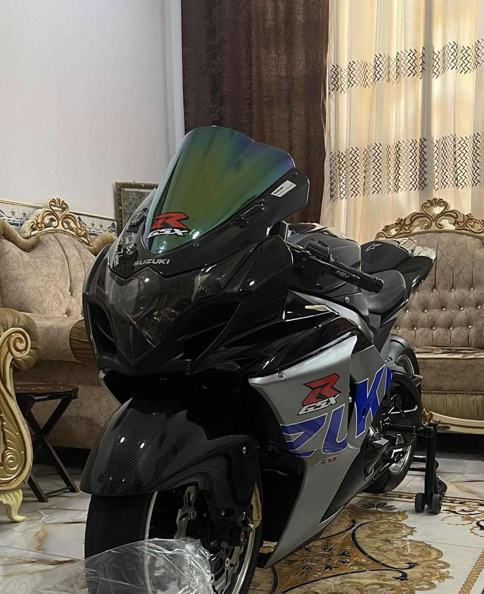 للبيع✅
دراجه جكسر  1000 يابانيه 
موديل 2012 رقم وسنويه جدد تحويل ثاني يوم..اسويجات اثنين.. 
مبرمجه ٣ مودات بالخارج يم فهيم❣️كفراتها اصليه ..
بيها اويالى مال جكسر 2016 كروم
وفلنجات اماميه وخلفيه رياضي
وبكره زنجيل اماميه وخلفيه فورتكس 17 رياضي
وصالنصه بروكس وسلايدرات رياضي..فيت بم رياضي..تهبيطه خلفيه رياضيه..وقطع كاربون  واقيه زنجيل ..وغلاف تانكي وجاملغ رياضي مال هاي بوزه الجيل الثاني..والدراجه خير من الله تجي وشوف بعينك  والشراي بي خير ويدلل ماقصر وياه❣️❣️
للاستفسار الاتصال على الرقم ***********
