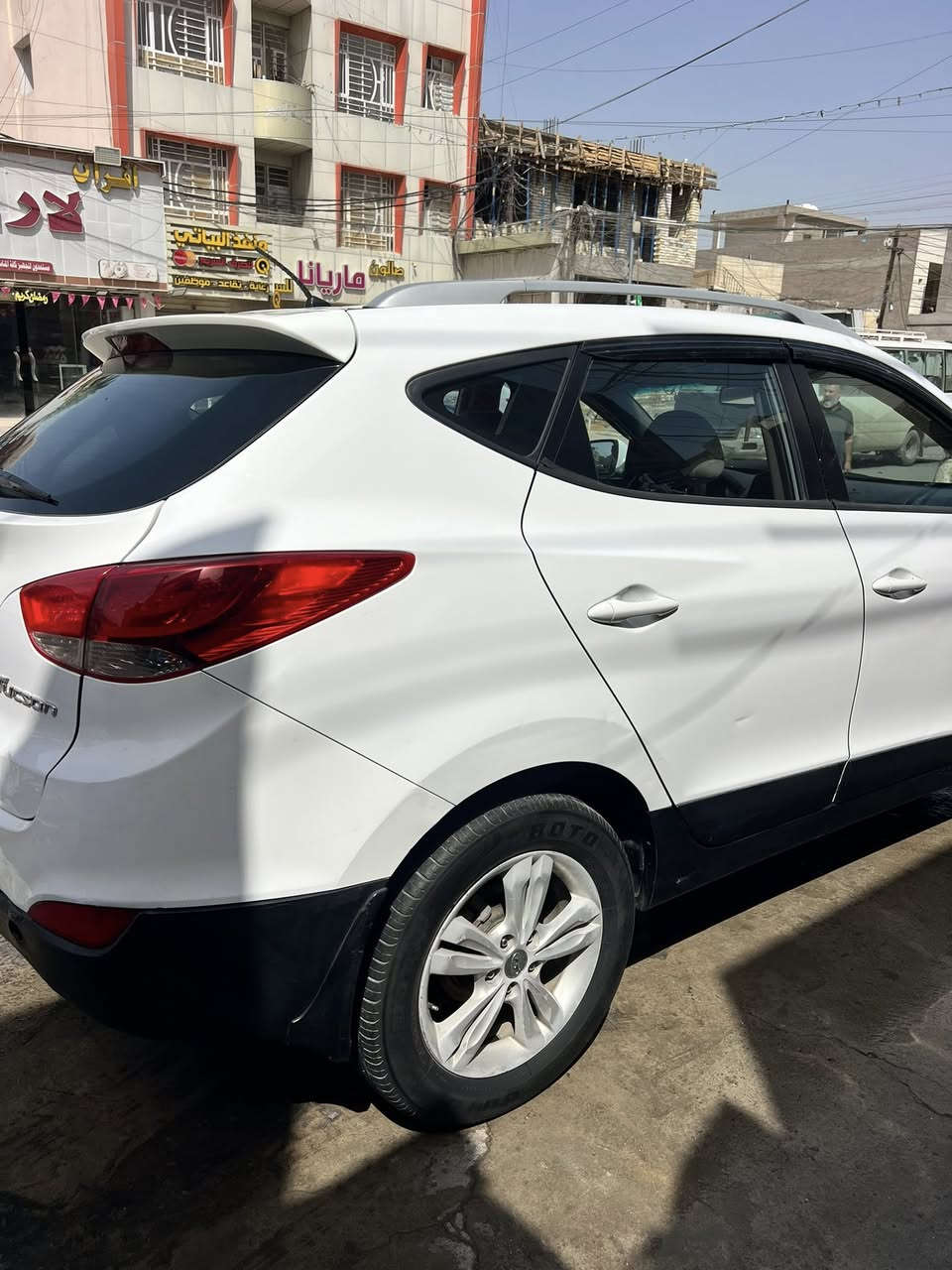 السلام عليكم
توسان 2013
رقم بغداد بأسمي 
خليجي
محرك 2000 دوش
شاشة
كاميرا خلفية
منظومة زنون عالي ناصي
اشاير بالمري
مري كهرباء
تحكم ستيرن
تبريد ثلج
كير مكينة خير من الله
صدر امامي خلفي جديد
ادامة منظومة بانزين و بلكات كلة جديد
السعر 140 و بيها مجال بسيط
للاستفسار الاتصال على الرقم***********
