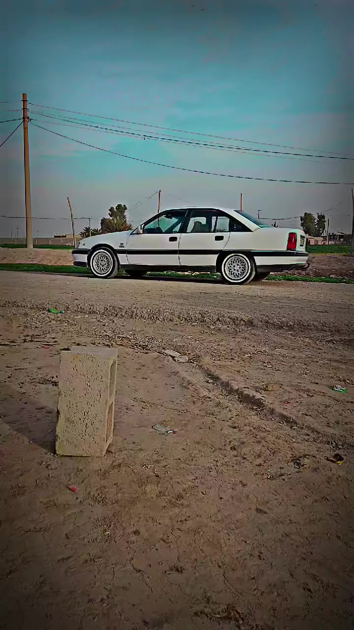 للبيع وابل اوميكا موديل 91 سنويه ل29 شرط تحويل سياره مفوله محرك بلادي 20 نشاط فول الفول كير شرط كهراباء كلوب ما بيها نقص كابون بانزين بيها سقفيه سلايت  تايرات جديد تدفئه كشنات الكدام هيتر شاشه ايباد عالي مالته زينون ب125 عليها سياره مال جناي الي ياخذها ميخسر سعر 45وبيها مجال الاستفسار ***********وتساب موجود
