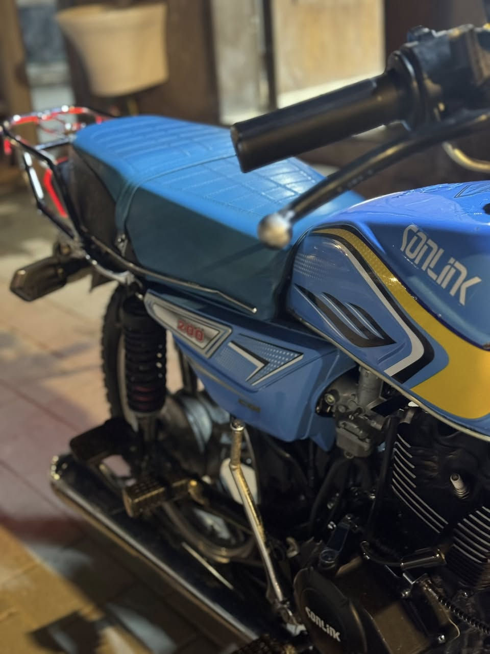 دراجه سونكً مديل 25 شاشه اكترونيه دراجه نضيفه بس تبدل دهن تطلع بيه مال بيت دراجه نضيفه 5 كير المكينهً200سيسي سلف هندر تجي تاخذه من باب بيتي مكاني بغداد مدينه الصدر السعر 650وبيهً مجال رقم الهاتف ***********
