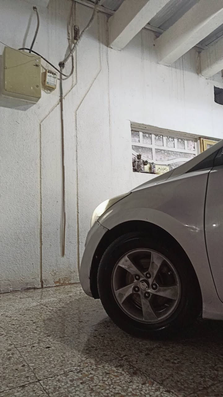 السلام عليكم 
النتره افانتي 2012 
وارد كوري
محرك1600 GDI
كبريسر تبريد عطلان
رقم بصره
 سنويه 2029
ماشيه 212800
بنيد صبغ نفس الون اثر جراد
90وبيها مجال
مكان السياره بصره 
***********
***********
